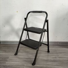 加工カスタムポータブル厚いプラスチックペダル家庭用鉄はしご炭素鋼管折り畳み可能な移動滑り止め人字はしご