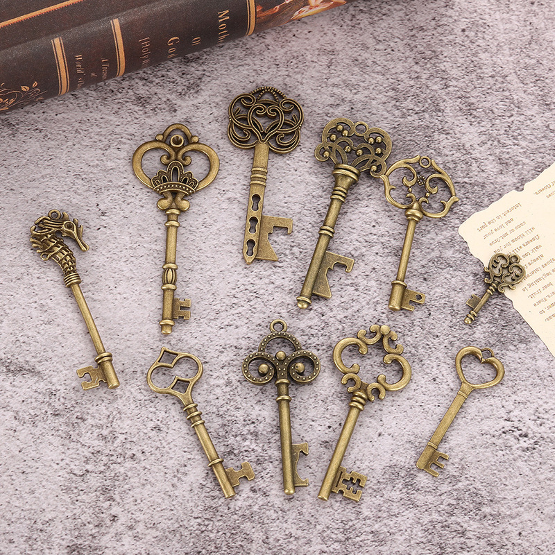 Bronze Key Bottle Opener Jewelry Accessories DIY Sweater Chain Pendant Pendant Retro Alloy Gift Accessories