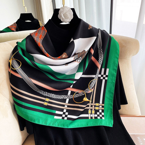 European and American autumn new retro carriage chain large square scarf for women autumn and winter warm scarf neck scarf fashionable shawl outer wear