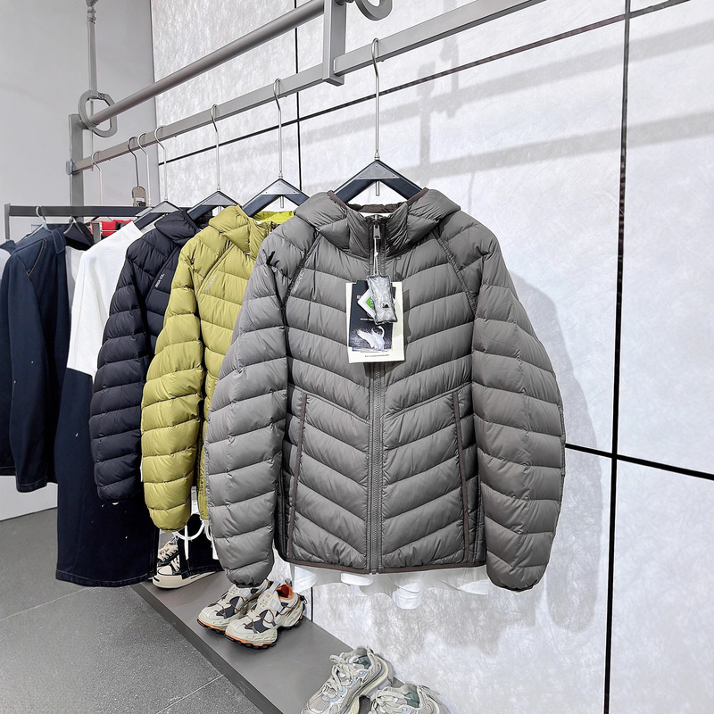 Reversible 90 Goose down Lightweight down Jacket for Men in Autumn and Winter Three-Proof Lightweight Hooded down Jacket for Couples