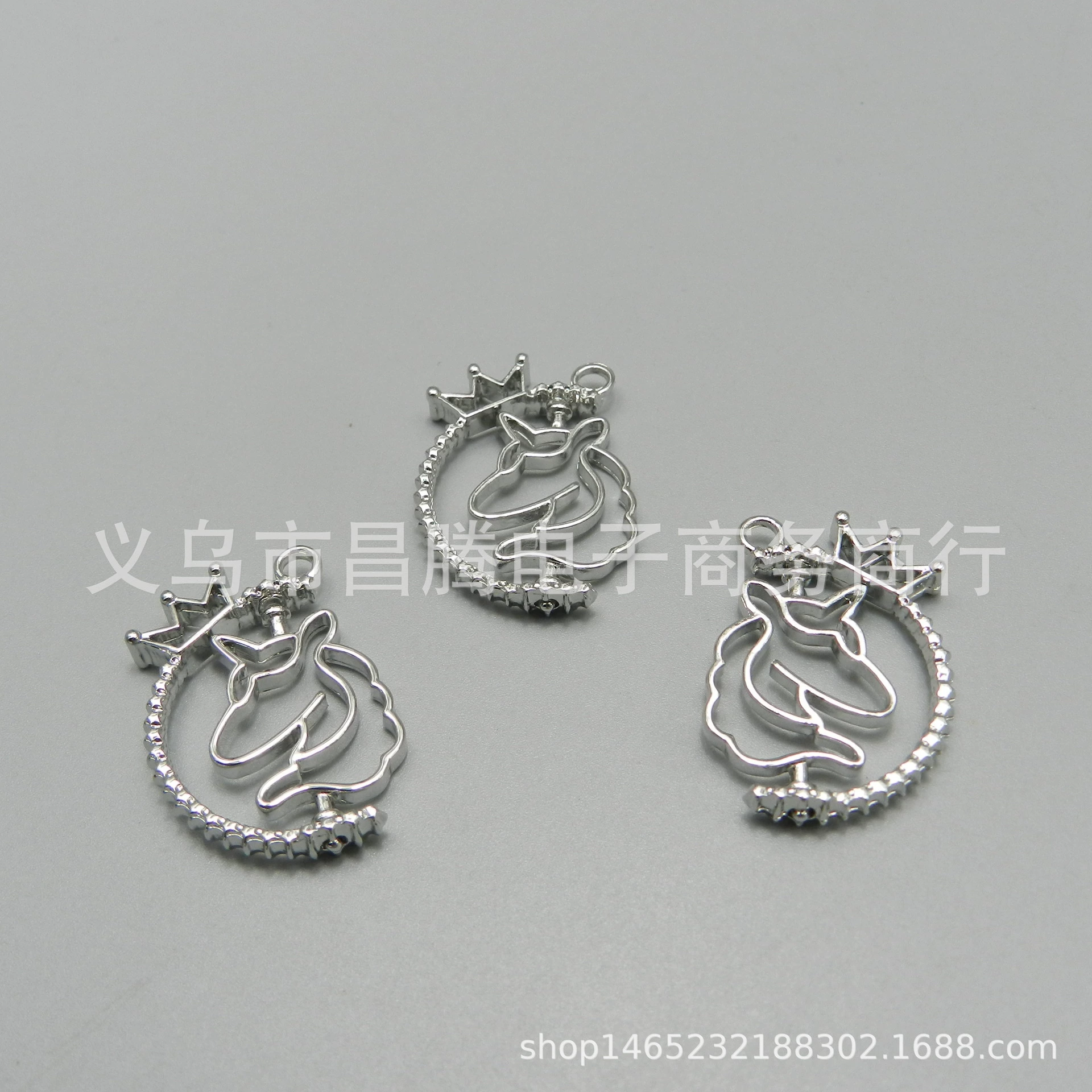 Цвет сохраняя корону вращающийся Единорог Металл полый УФ Кристалл эпоксидная рамка DIY ювелирные аксессуары материалы ручной работы