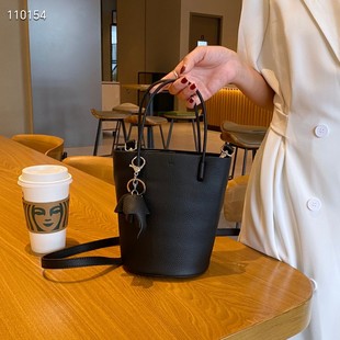 First layer women's bag TOGO cowhide bucket bag women's retro small bag Japanese and Korean style shoulder crossbody underarm bag cross-border Fashion