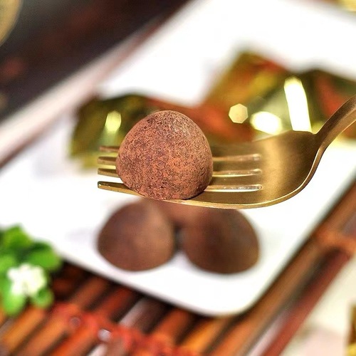 Malaysia imported black truffle gift box chocolate 400g/box snack food drama afternoon tea