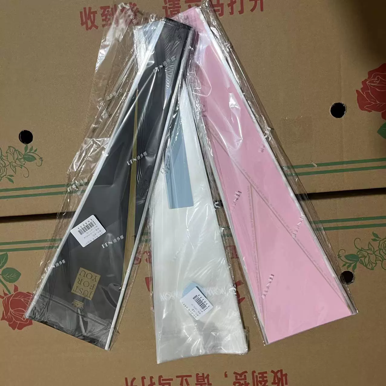 Роза цветы Гвоздика Цветочные упаковочные материалы упаковка одиночные Упаковочные пакеты цветочные сумки Цветочные художественные материалы