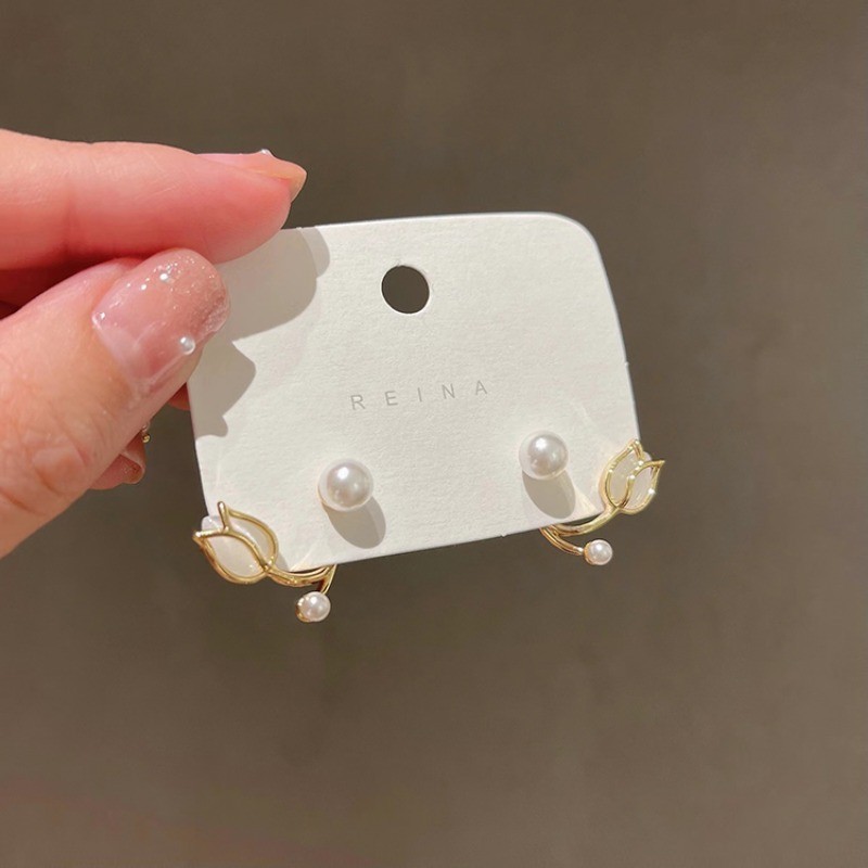 Pendientes de perlas, pendientes de estilo caliente, lujo ligero, pendientes simples de celebridades de Internet, accesorios de Yiwu, venta al por mayor