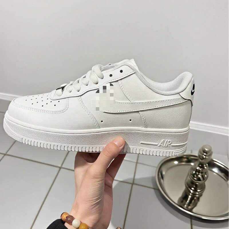 Cross-border exclusive supply of Air Force retro pure black and white men's and women's sneakers AF1 with air cushion AIR sports casual shoes made of top-layer cowhide Cross-border exclusive supply of Air Force retro pure black and white men's and women's sneakers AF1 with air cushion AIR sports casual shoes made of top-layer cowhide