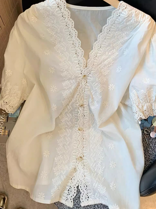 フレンチ刺繍レースステッチVネック半袖シャツ女性用2025夏新作ハイエンド年齢軽減シックトップ|undefined