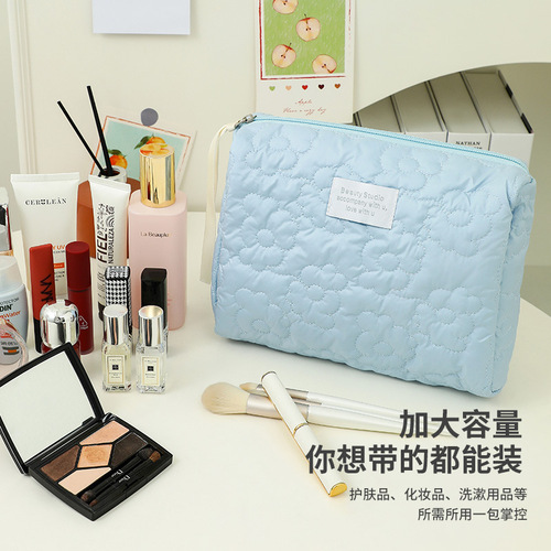 Portable makeup bag large capacity cloud-shaped cosmetic storage bag business trip travel high-end new toiletry bag