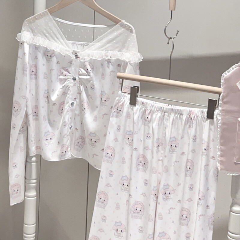 Cartoon pajamas for women, French style, spring and autumn, ice silk, long-sleeved, long-pants, sexy lace, small floral pattern, pure desire style home wear set
