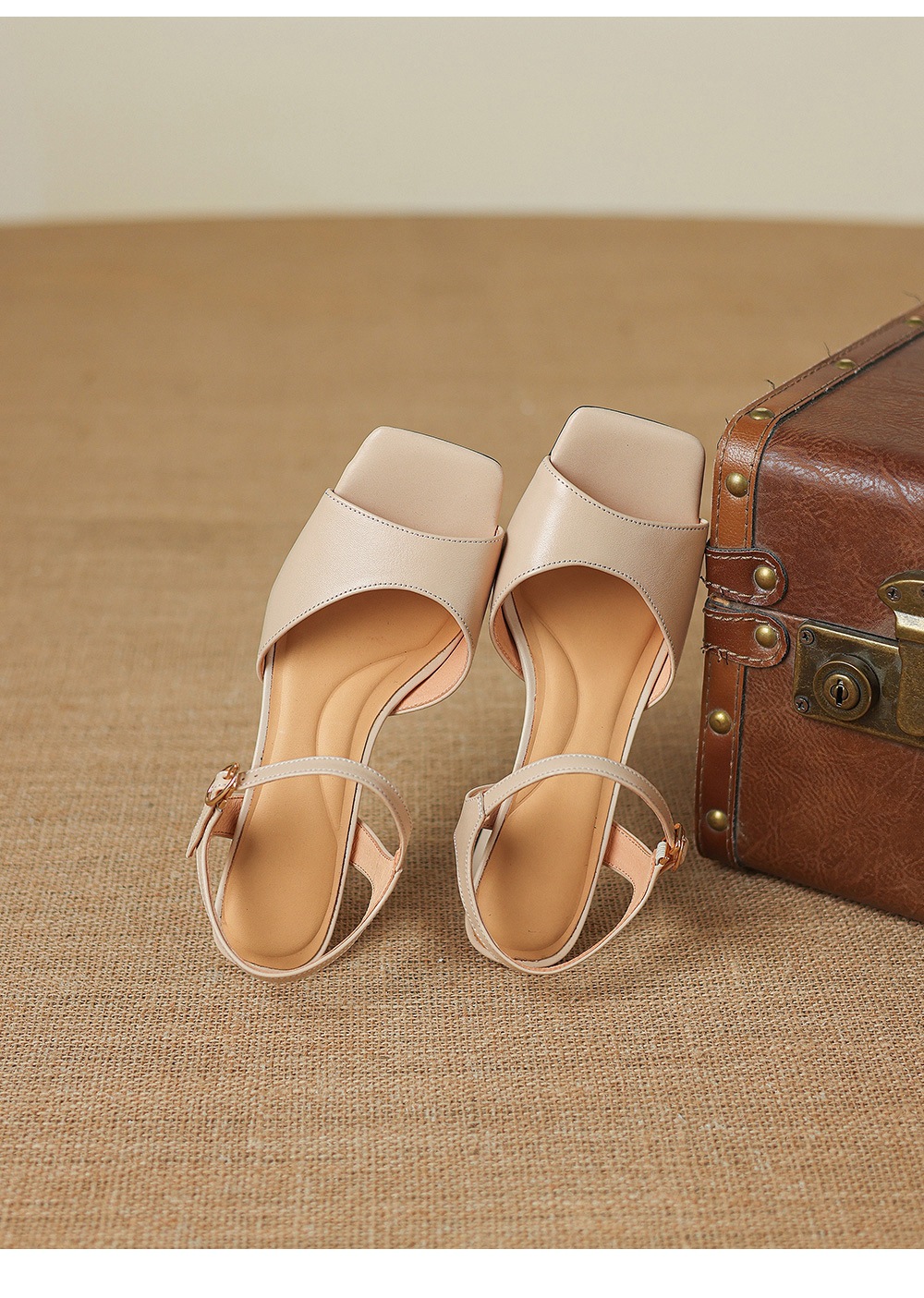 Sandal cao gót nữ mũi vuông hở ngón chân, quai một chữ, gót thô 9 cm — màu trắng ngà chi tiết 21