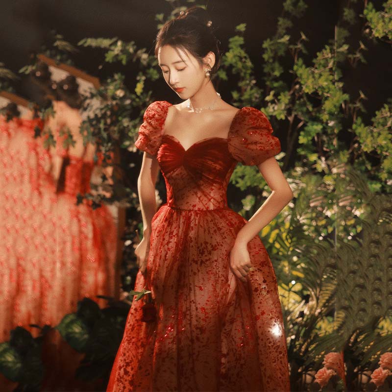 Vestido de Novia Estilo Princesa Runaway 2026, Nuevo Estilo Primavera, Elegante Color Borgoña, Estilo Hepburn, Vestido de Compromiso Estilo French Toast.