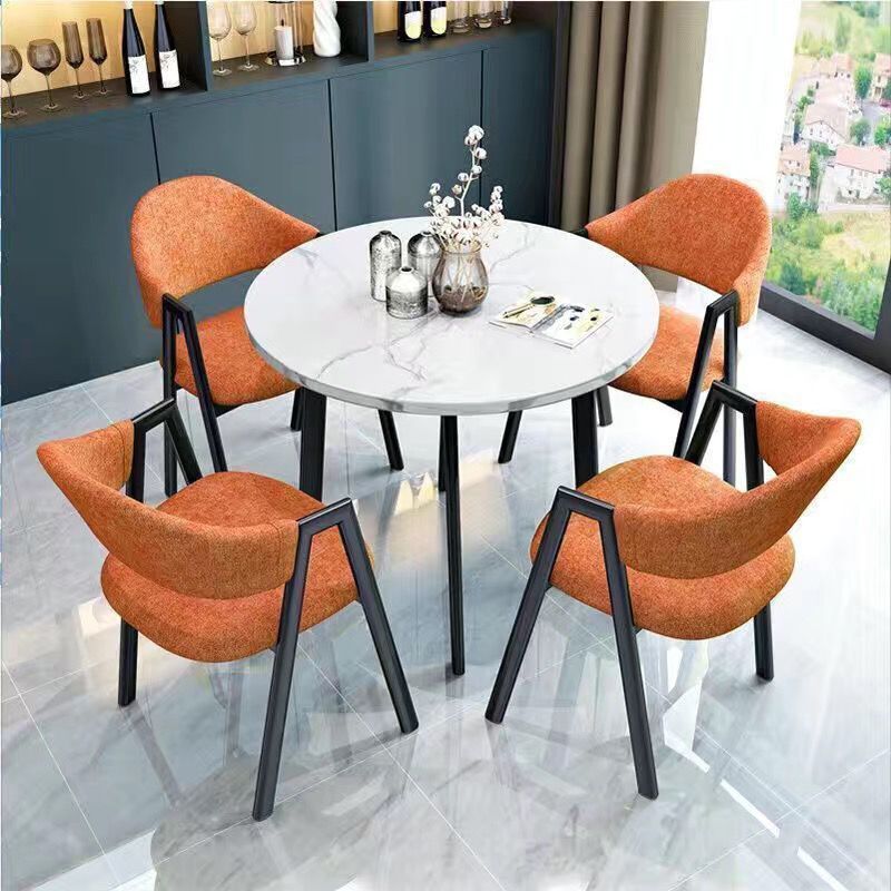모조 흰색 대리석 테이블 상판 + 검은색 주황색 의자