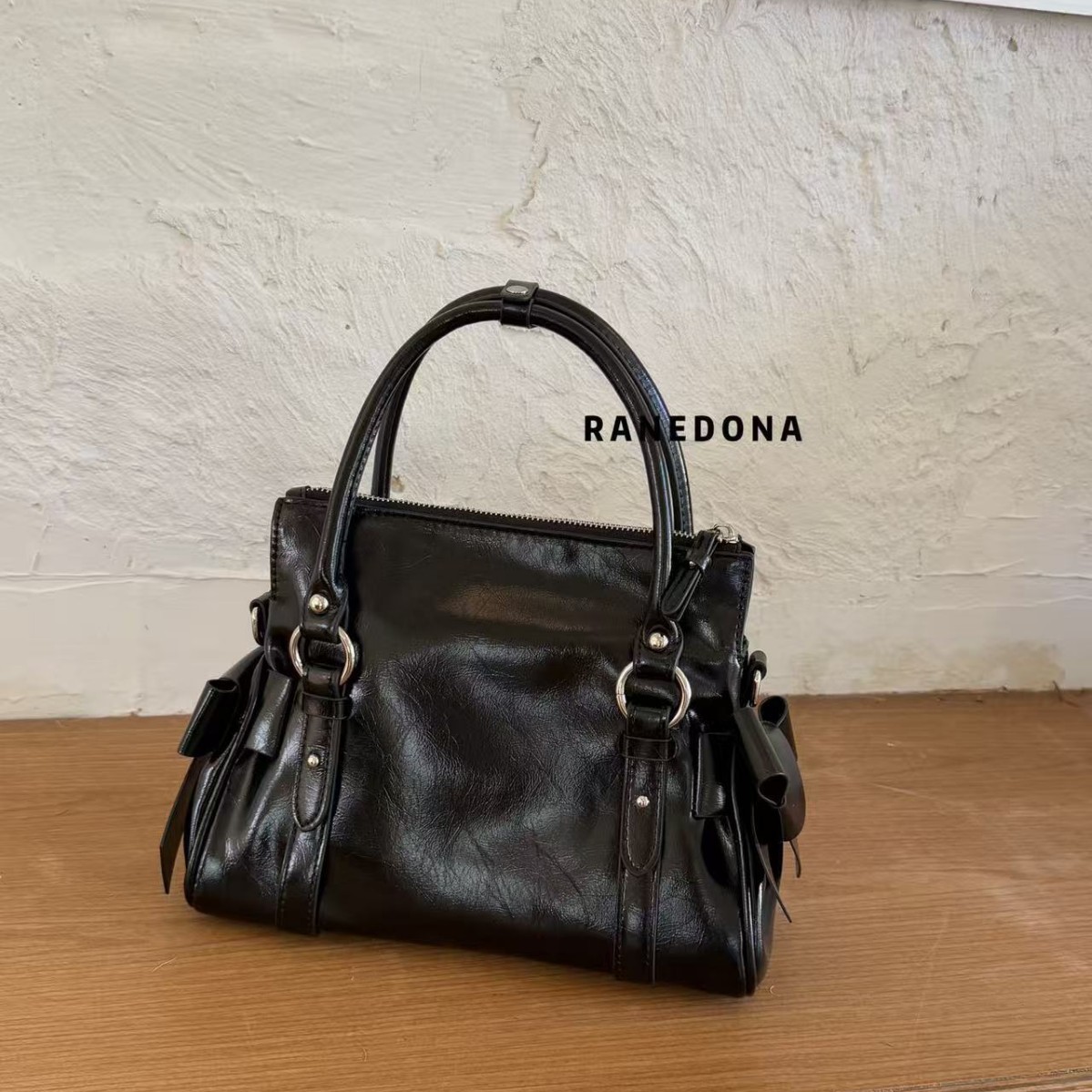 2026 New Bow Knot Motorcycle Bag Trendy Sweet Cool Handbag Large Capacity Commuter Shoulder Crossbody Bag For Women - Thumbnail 3