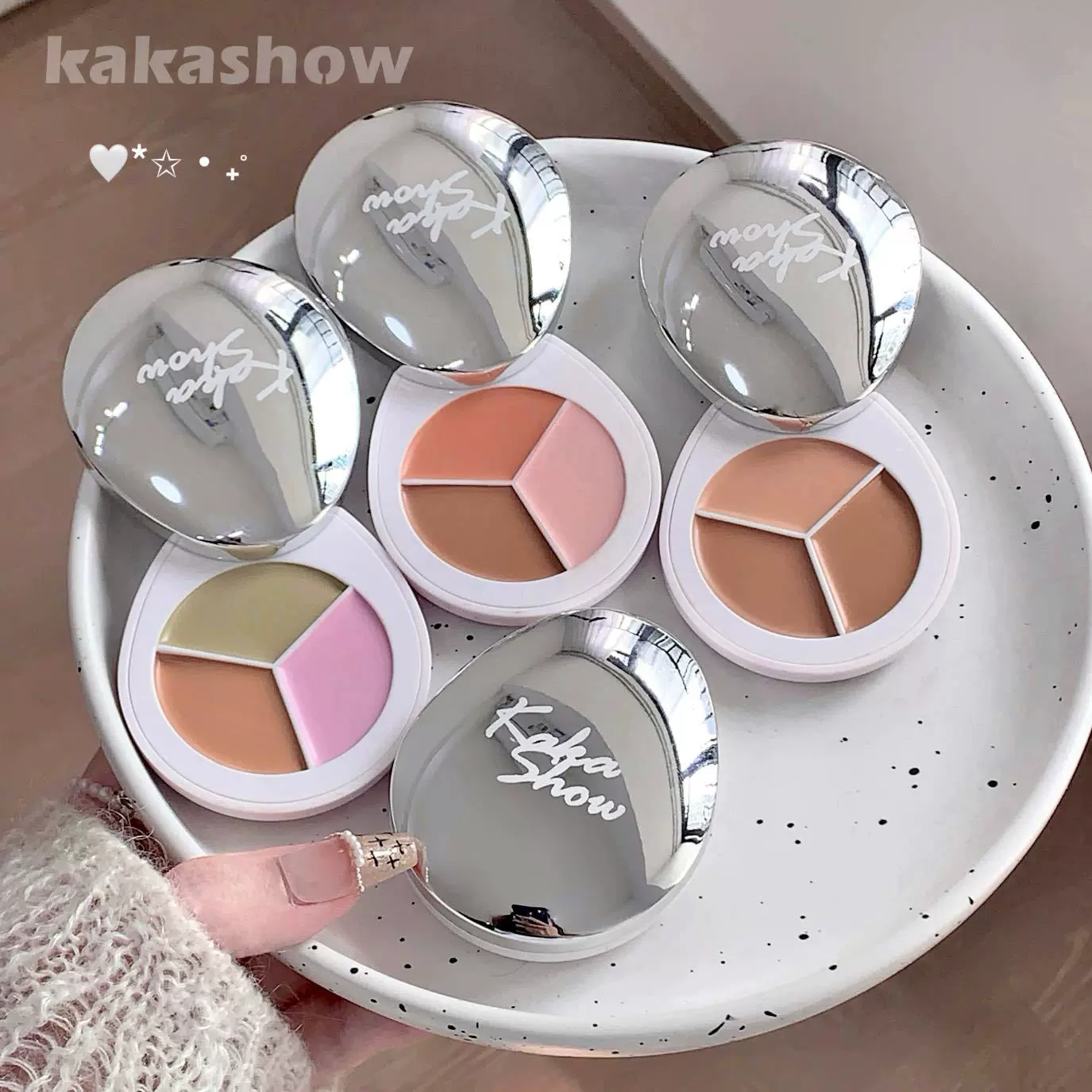 kakashow三色修容遮瑕膏自然滋润遮盖黑眼圈泪沟痘印修容遮瑕盘
