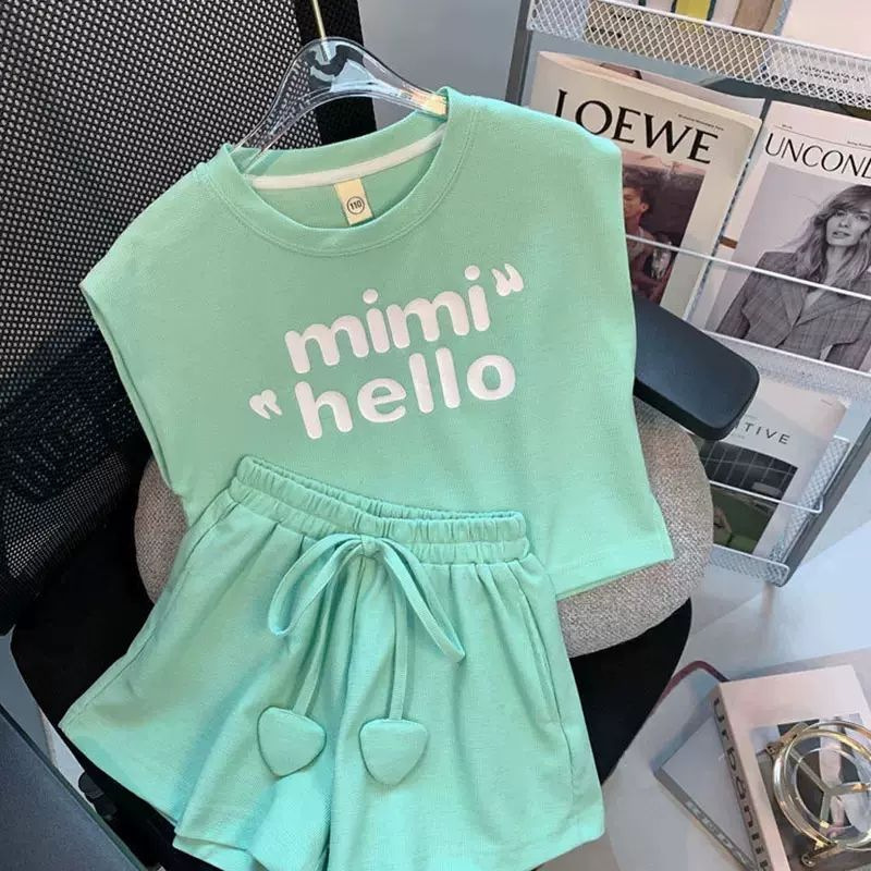 Traje deportivo de las Niñas Ropa de verano 2024 Nuevo estilo occidental pantalones cortos de pierna ancha sin mangas para niños traje de dos piezas de moda para niña