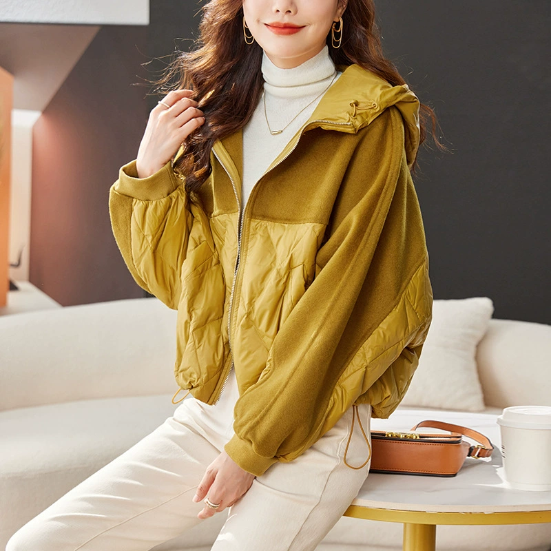 Тонкая хлопковая стеганая куртка женская осень-зима 2023 Новое свободное корейское короткое модное пальто с капюшоном в форме летучей мыши с верхним рукавом