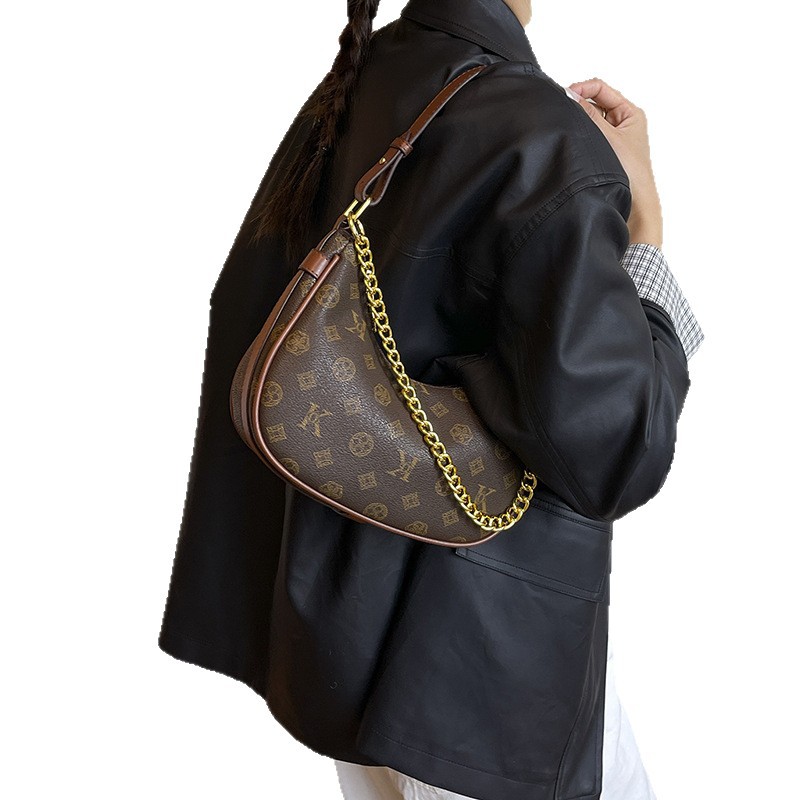 Borsa a spalla vintage crescent con monogramma e catena_voghion.com