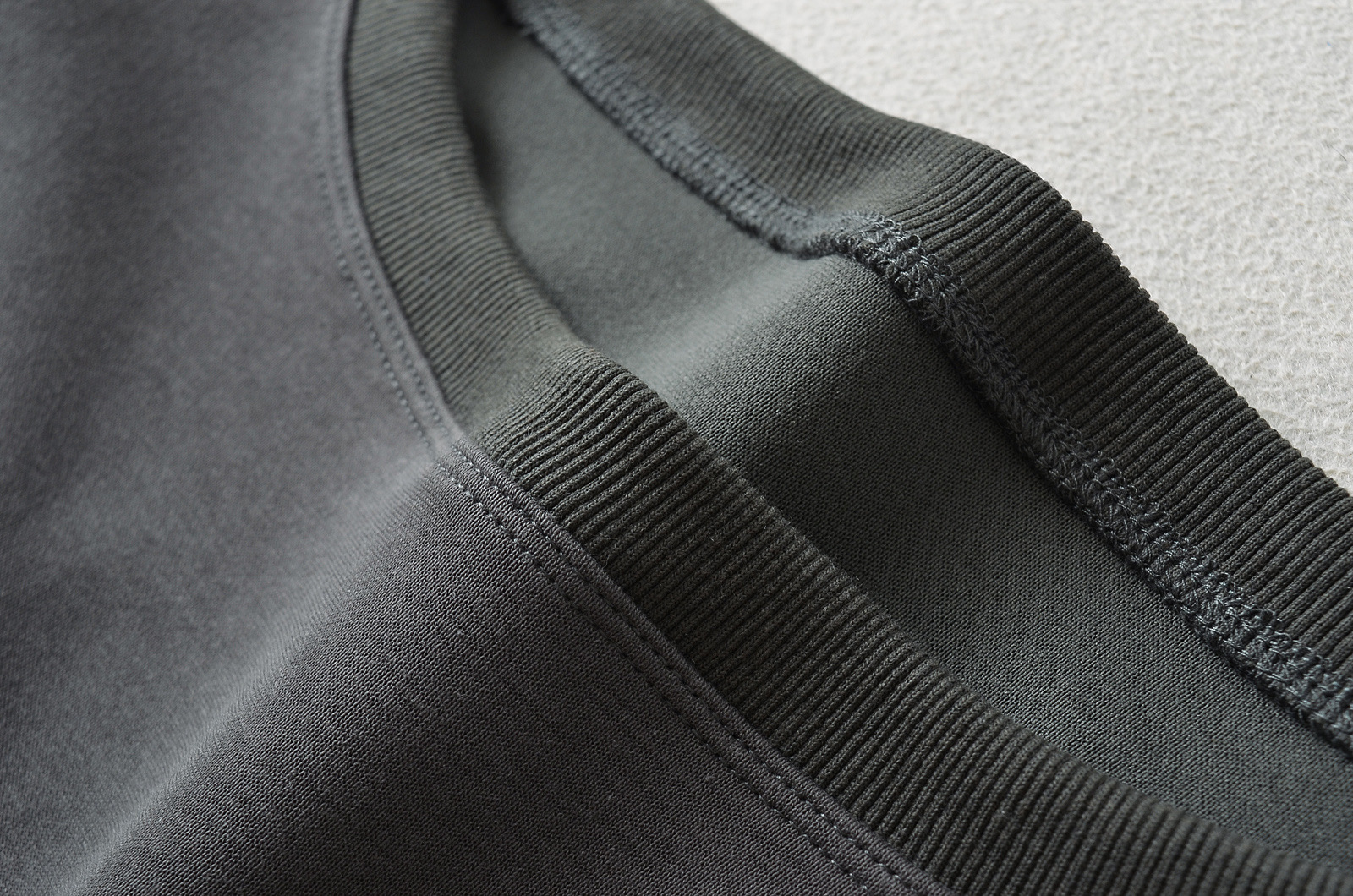 RY24302-24 Felpa casual da casa personalizzata con spalle scoperte, oversize, stile americano, estiva, nuova_voghion.com