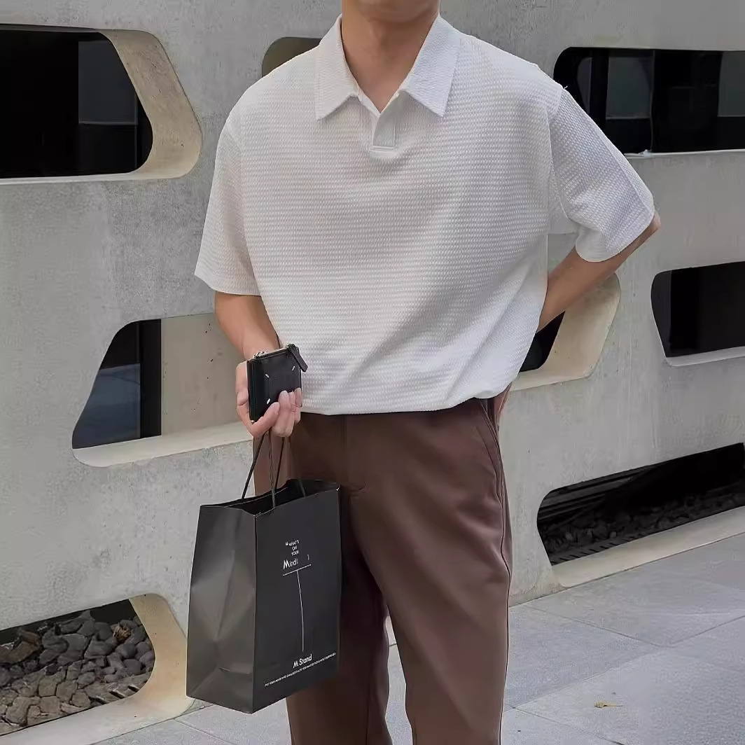 Camiseta de polo de manga corta, ropa de verano para hombres, nueva camiseta de tela suelta, camiseta coreana de media manga, camiseta casual.