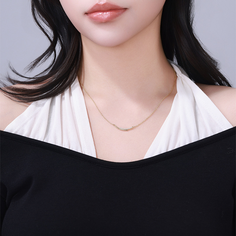 Xuping estilo simple collar de joya artificial sonriente nicho diseño elegante temperamento collar de aleación de cobre al por mayor mujer