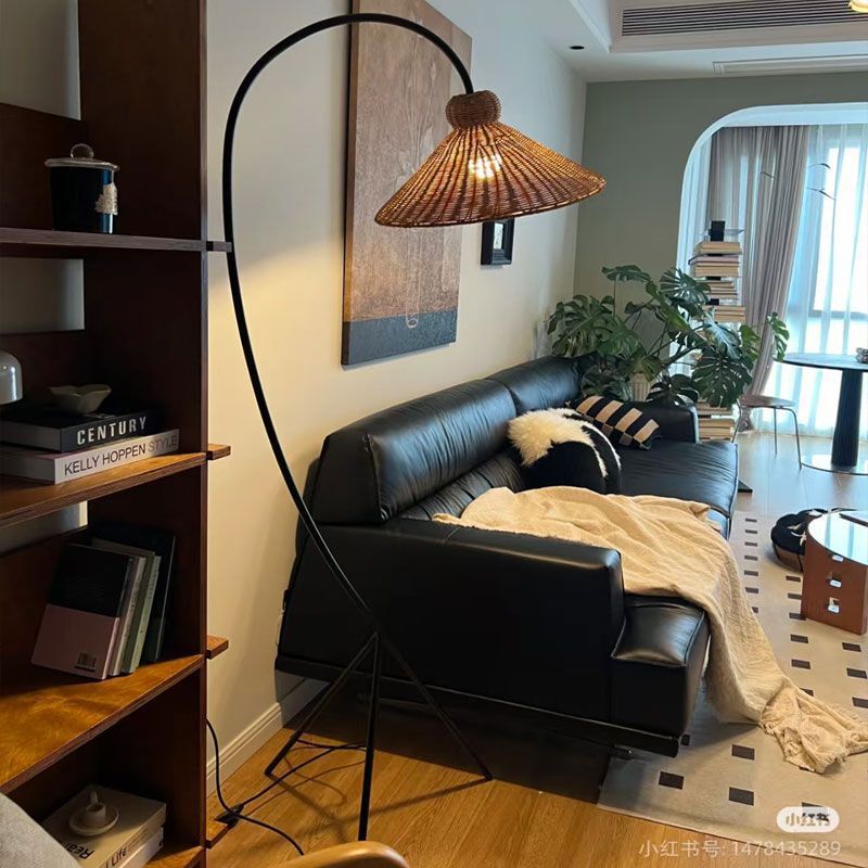 Vintage Rattan Straw Hat Art Fishing Floor Lamp Wabi-Sabi Style Living Room Decorative Floor Lamp Designer Model Room Lamp