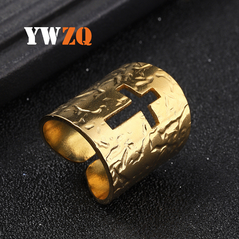 Europeo y americano transfronterizo nuevo hueco Cruz de titanio anillo de acero abierto Ajustable de los hombres de acero inoxidable fabricante de joyas