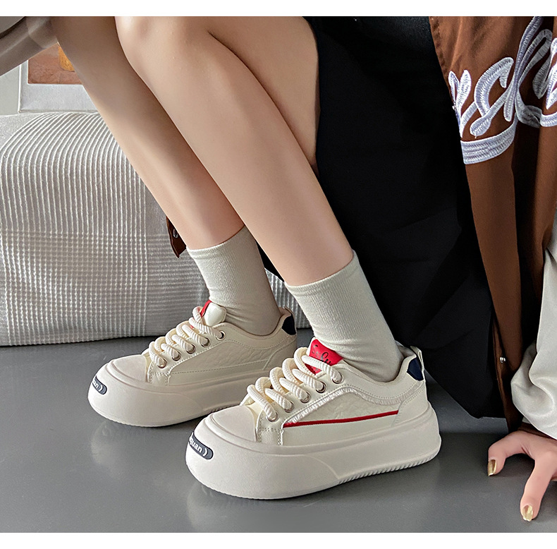 2024 Petites chaussures blanches Printemps pour femmes Nouvelle édition coréenne Instagram Étudiante Étudiante Loisirs Sports Chaussures de planche polyvalentes Street Shoot_voghion.com
