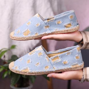 �r�����e���Ь��Ů�ݾ�Ь�O��һ�_�ŷ�������Ь���Sֱ�l͸�����