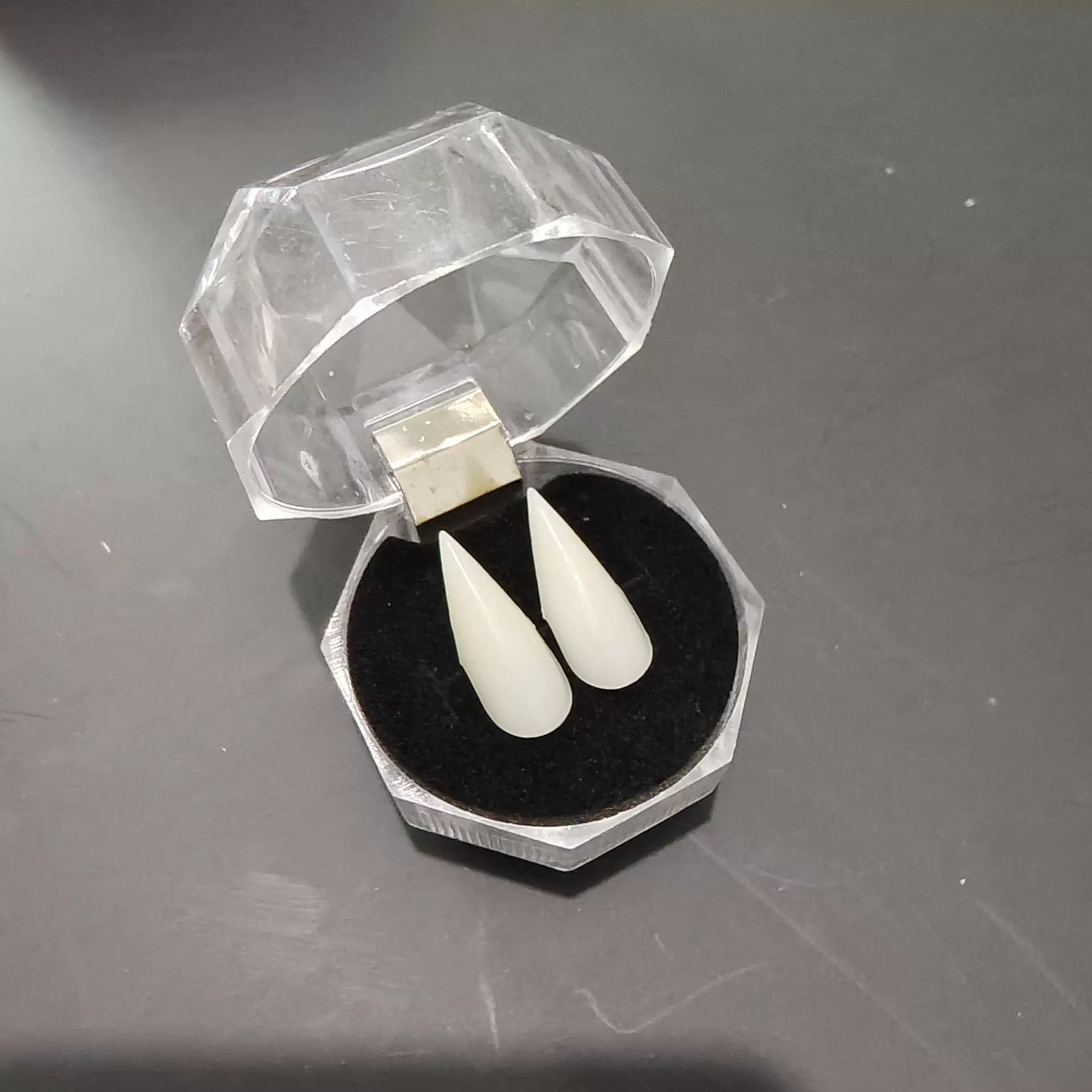 Трансграничный источник костюмированный бал трюк реквизит Хэллоуин вампир зомби зубной протез имитация зубной реквизит оптом