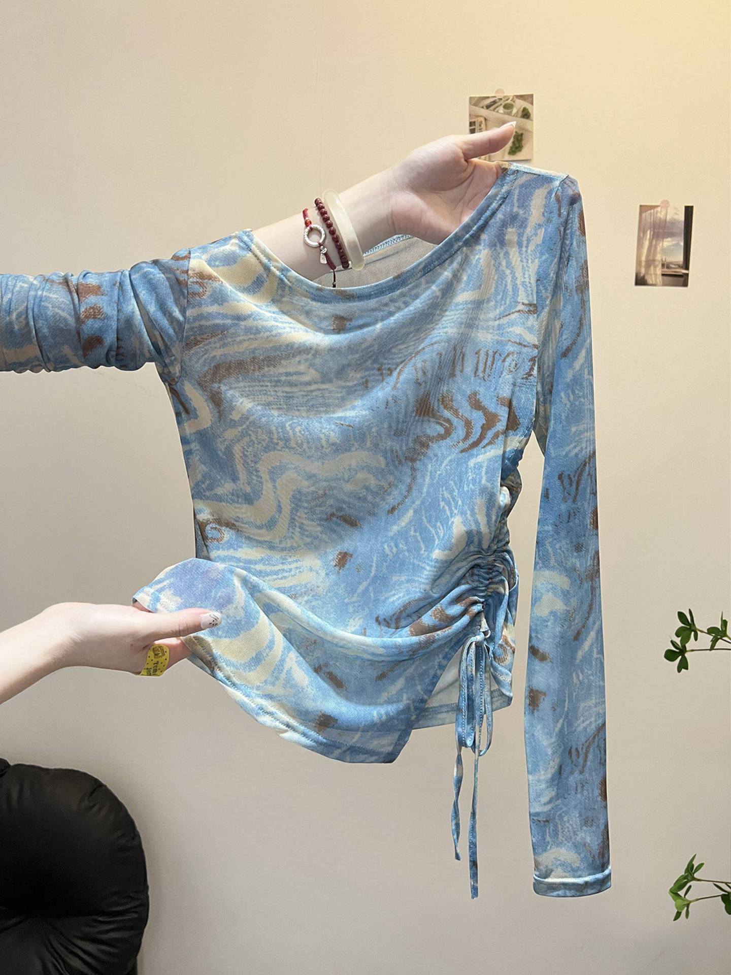 Áo thun nữ tay dài phong cách vintage họa tiết tie nhuộm lưới chống nắng dây rút — Màu xanh ngắn tay áo chi tiết 4