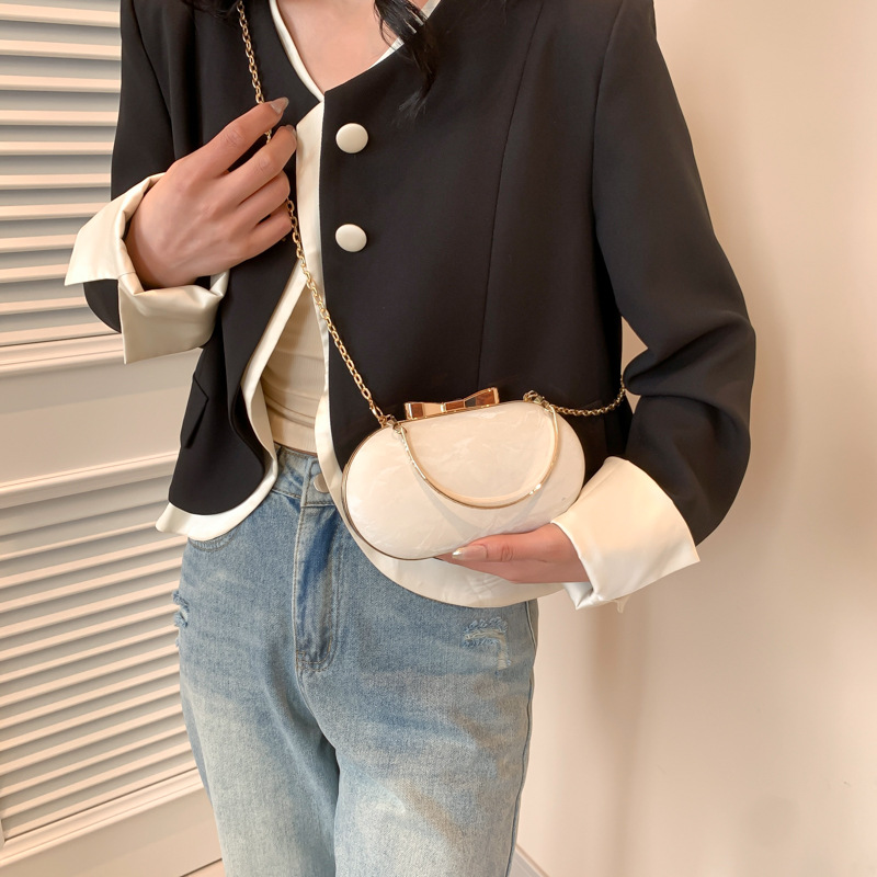 Spring Collection Women's Versatile 2024 New Exquisite Banquet Handheld Chain Shoulder Cross Bag for Women_voghion.com
