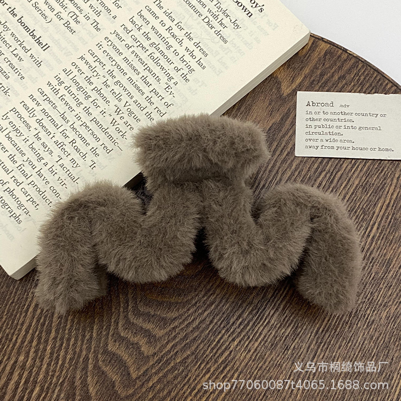 Gran clip de tiburón para el cabello, agarre fuerte, estilo simple y elegante, accesorio trasero para mujeres, proveedor directo de Yiwu