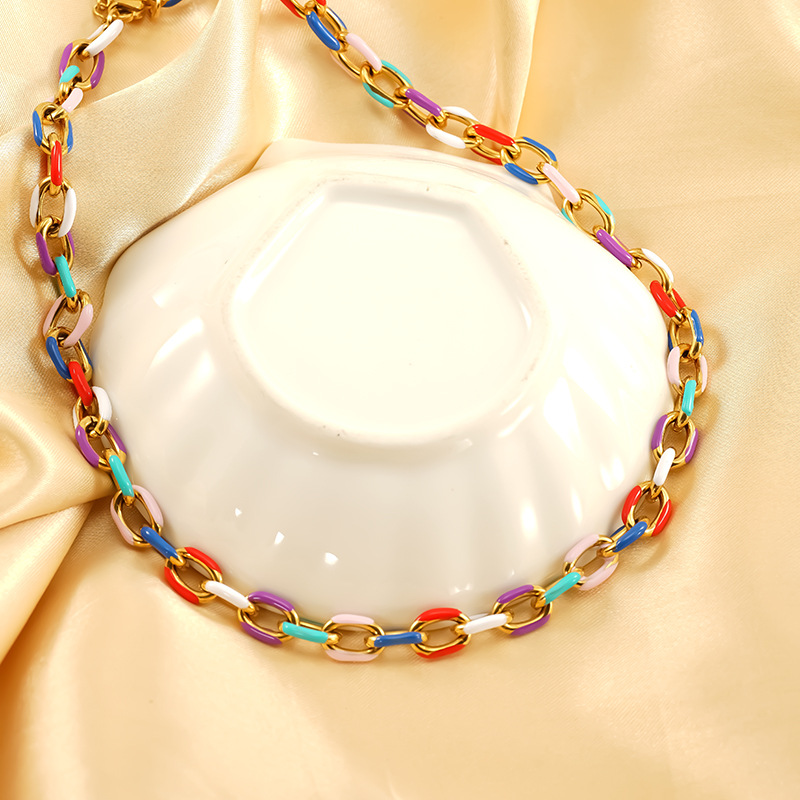 Collana con catena cubana colorata alla moda europea e americana, con catena a clavicola, goccia di smalto, multicolore, moda personalizzata, in acciaio al titanio transfrontaliero_voghion.com