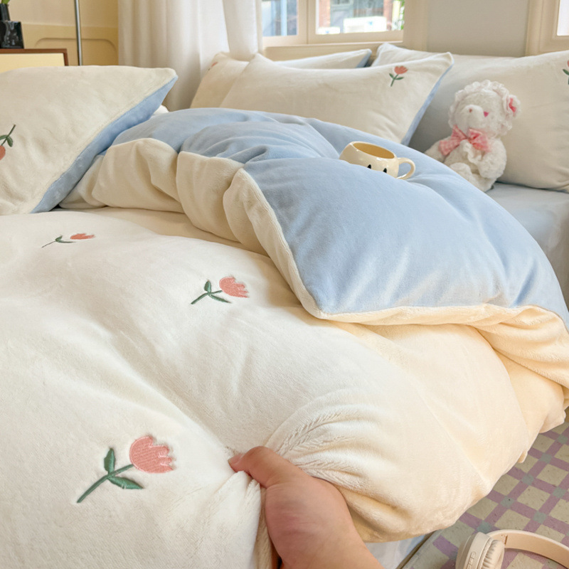 Leche de cama de cuatro piezas brida de coral edredón 2025 nuevo otoño y invierno engrosado sábanas cálidas de tres piezas