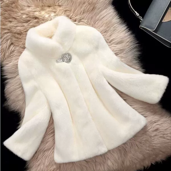 White stand -up collar