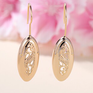 French-Style Champagne Gold Hollow Pattern Smooth Earrings for Women, Minimalist Ins-Style Earrings Design