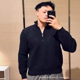 现货工厂V家新款棋盘格半拉链绞花高龄针织毛衣