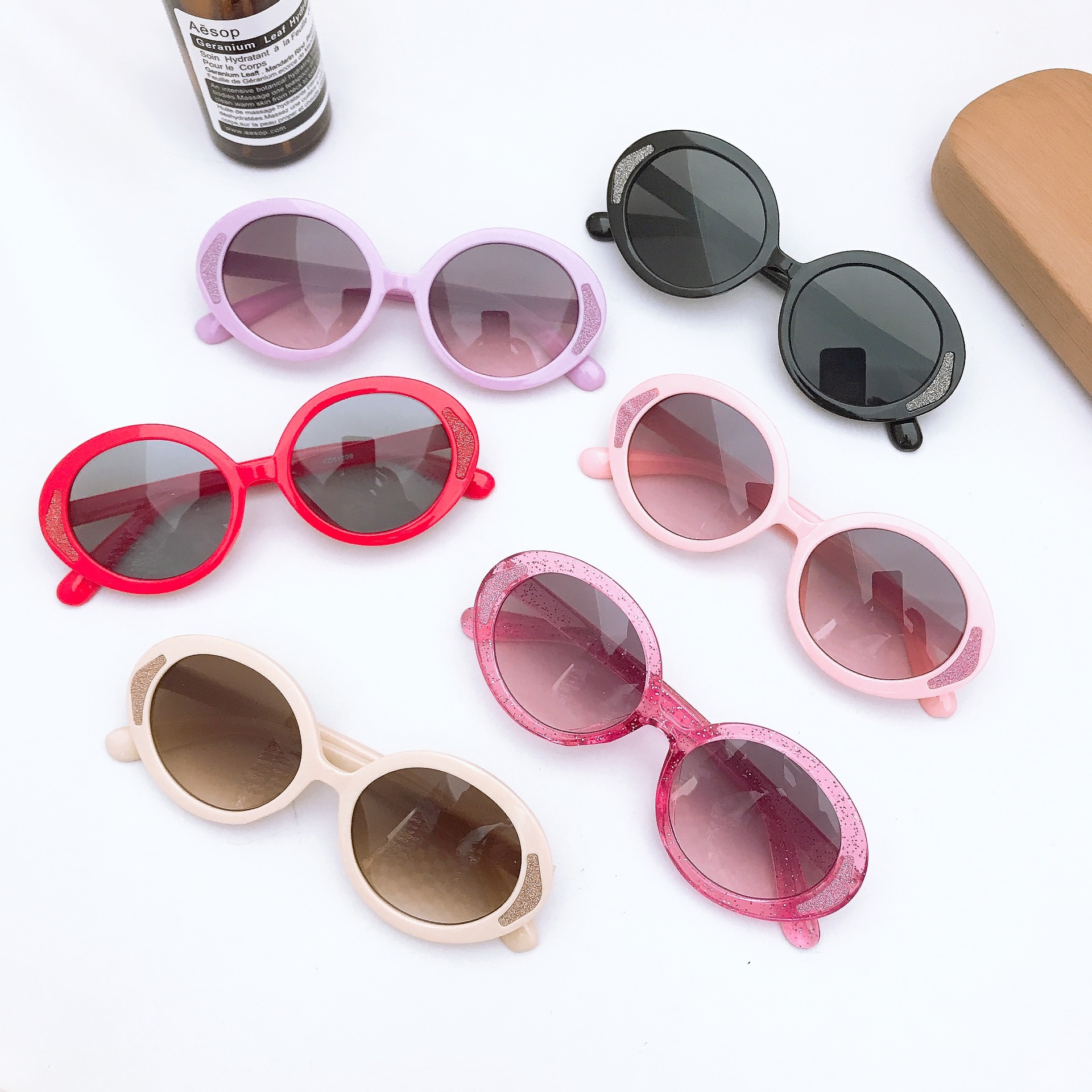 45g Weight Full Frame Glasses Structure Sunglasses Classification Ac, UV400 Protection Lens Material Oval Frame Glasses Style Travel, Daily Occasion Solid Color Pattern All Seasons Season Children Unisex Gender Basic Style Basic Solid Color Ac UV400 Protection Oval Frame Full Frame Kids Sunglasses 无