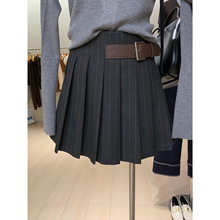 25秋西装料拼皮扣装饰miu系通勤条纹百褶半身裙高腰显腿长a字短裙