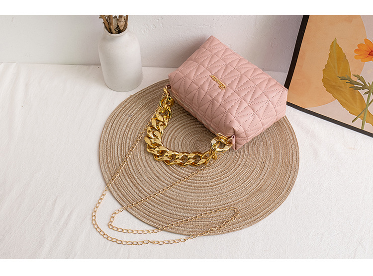 Fashion Solid Color Chain Square Zipper Rhombus Chain Bag display picture 2