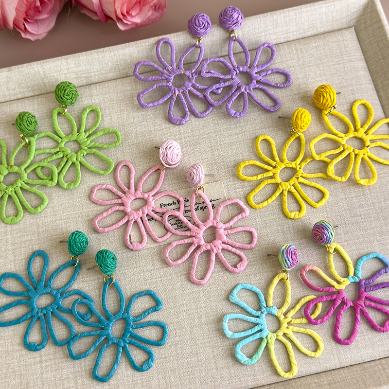 Large Flower Handmade Straw Woven Stud Earrings For Beach Holiday_voghion.com