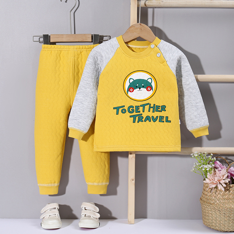 포크 숄더 노란색 편지