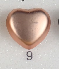 Hui cubre el pañuelo sin costuras magnético hebilla fija collar clip anti-exposición bufanda de seda accesorios en forma de corazón hebilla fuerte transfronteriza