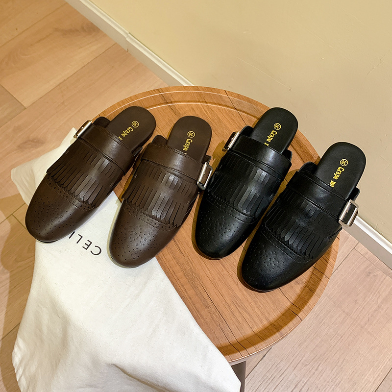 Botón con flecos tallados, medias pantuflas Muller, ropa exterior de mujer, zapatos de cuero perezosos retro de primavera y verano, fondo plano