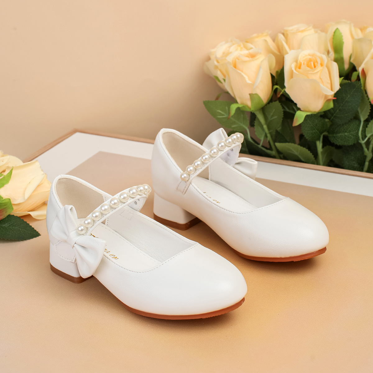 Girls High-Heeled Princess Shoes Spring and Autum White Bow Leather Shoes New Kidsren's Evening Dress Performance Pearl Shoes