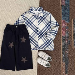 子供スーツ 2025 新しい韓国スタイルのファッショナブルなチェック柄長袖シャツ男の子と女の子のためのスターパッチカジュアルパンツ