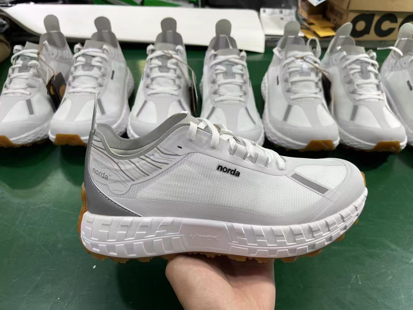 Norda 001 zapatos de montaña para hombres y mujeres, zapatos de carrera bajos, zapatos de senderismo