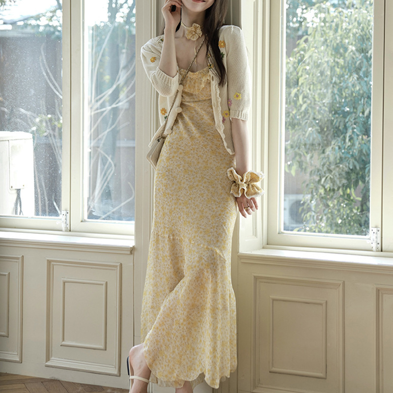 In-Stock Daisy Handmade Temperature-Resistant & Cotton Imitation Thick-Knit Crochet Hollow-Out Sweater Cardigan for Women, Spring 2026