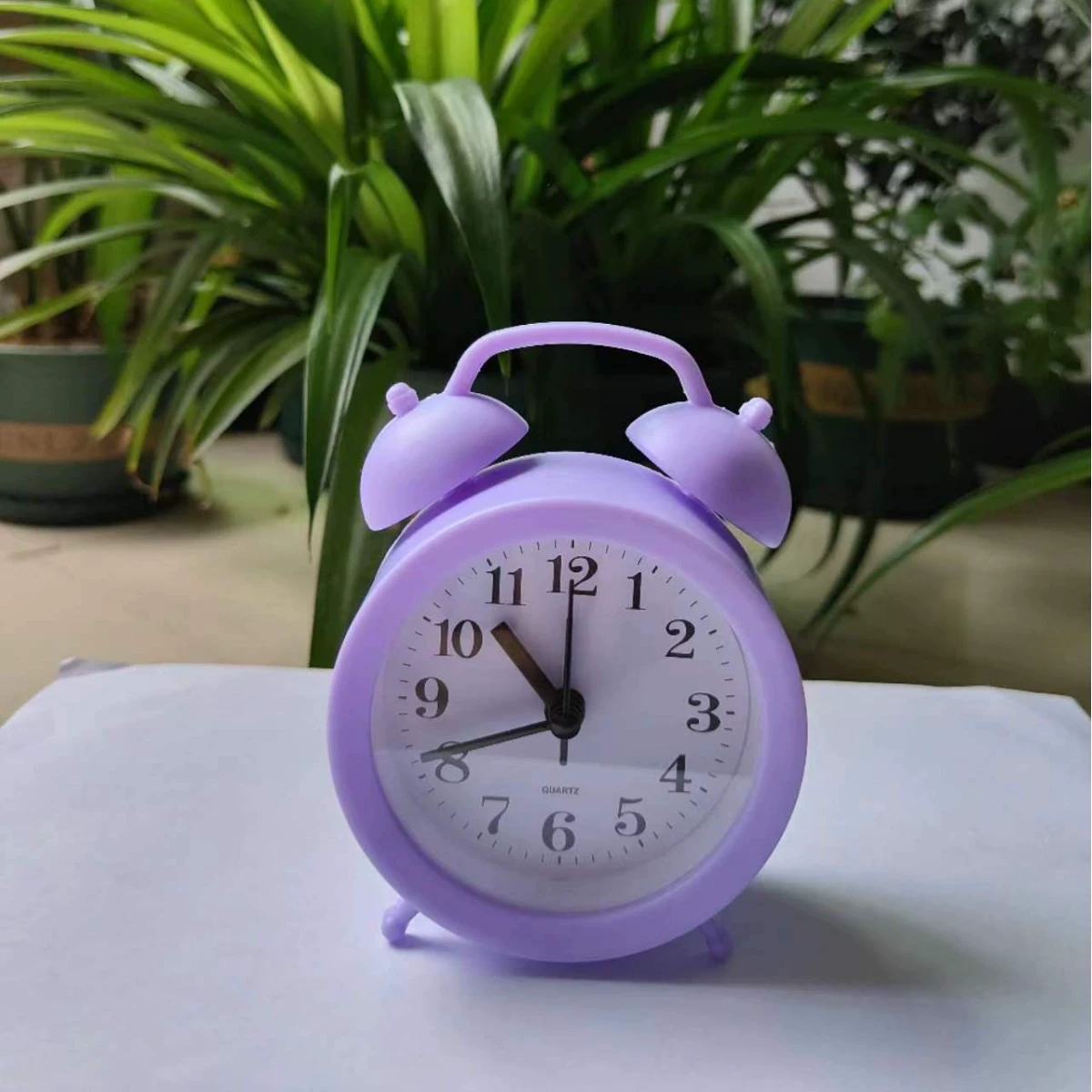 Alarm clock student Children with special wake up artifact bedside men and girls alarm, simple new smart little alarm clock