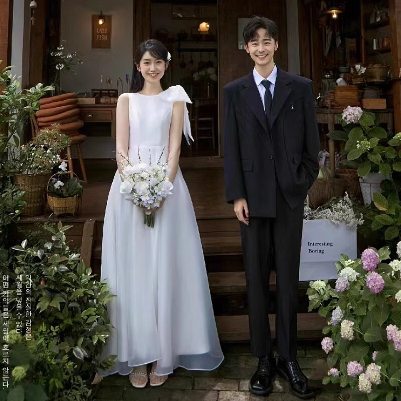 French-Style Travel Photography Light Wedding Dress with a Fairy-Like Temperament, Suitable for Marriage Registration, Simple Engagement Dress, and a Minimalist Wedding Gown